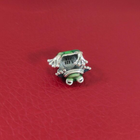 Pandora Climbing Frog Charm S925 Silver with box - Picture 5 of 11